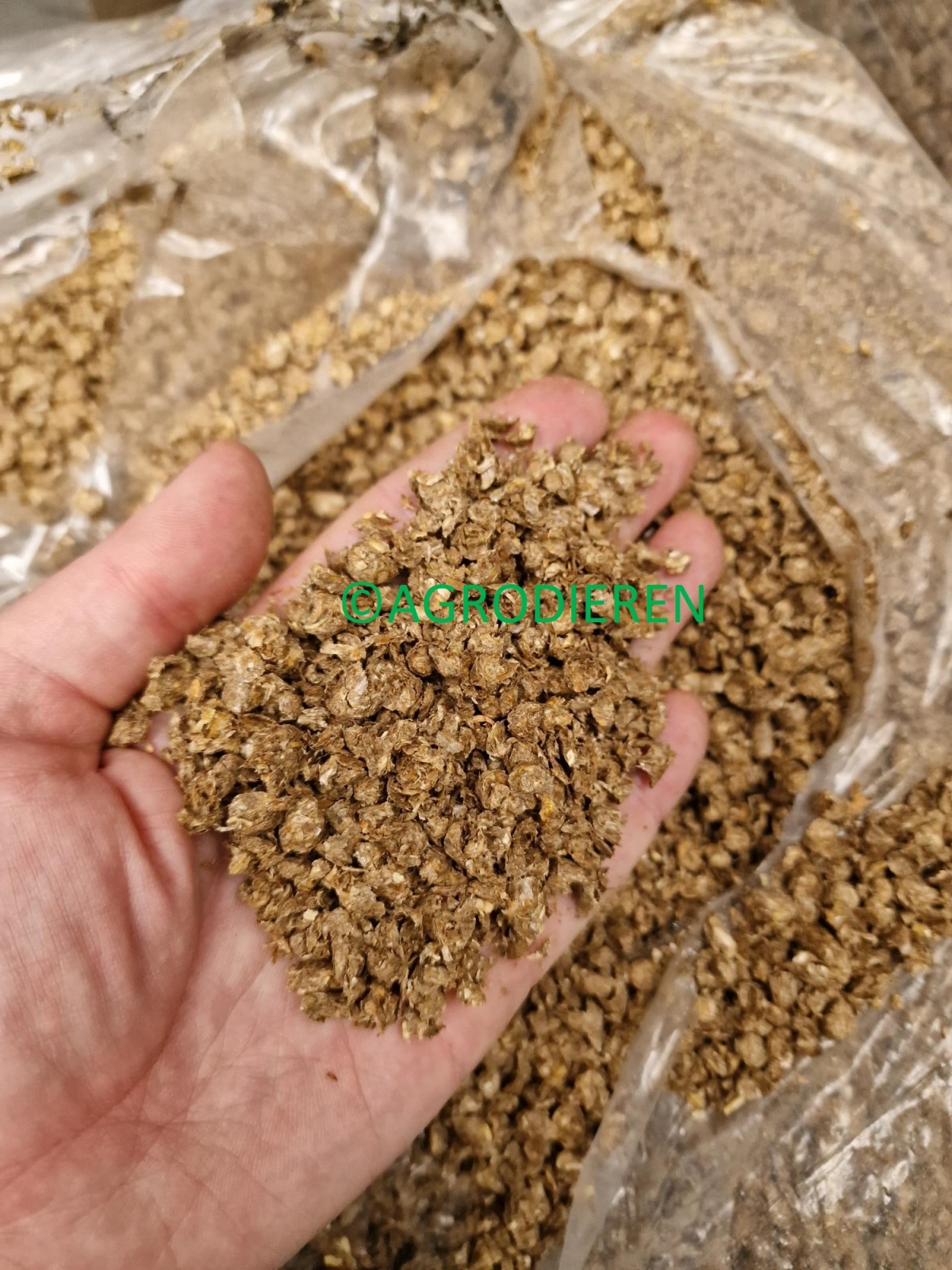 stewardess Zachte voeten modder Tarwe stromix crushed stalstrooisel ( combinatie ministropellets en  stropulver ) - 15 kg - losse zak | Webshop Agrodieren