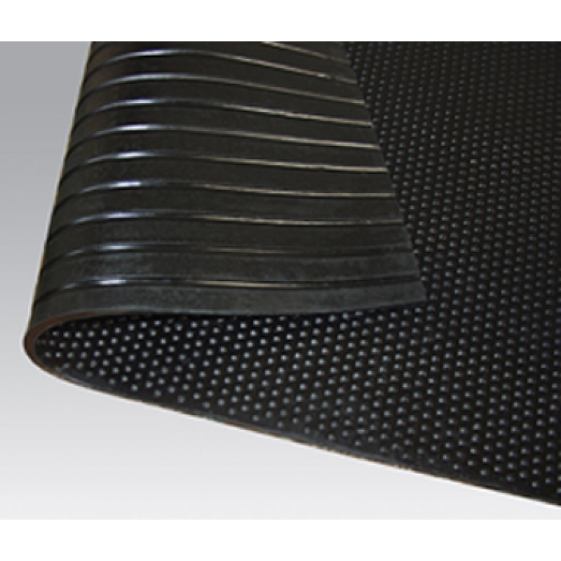 Stalmat Volrubber mat 1220 x 1830 x 17 mm, URINEBESTENDIG, ideaal geschikt voor Rubberen mat met drainage kanalen voor stallen  SBR 55° volrubber - niet poreuse rubber - 1 stuk is 2,2326 m² - 269500001