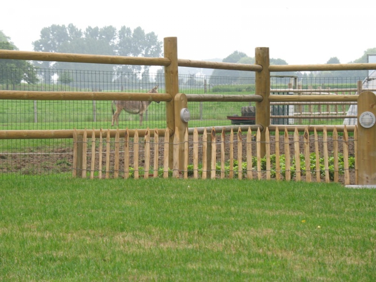 Kastanje afsluiting hekwerk voor tuin en dier - franse kastanje topkwaliteit - paalafstand 4,5 5,0 cm - hoogte 0,6m - lengte 10m - ideale paalafstand voor schapen, geiten kleinvee | Webshop Agrodieren
